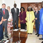 Members of the delegation with the President of the National Assembly of Senegal, His Excellency Mr. Mamadou Mame Diop, and other members of the National Assembly. | Les membres de la délégation avec le Président de l'Assemblée nationale du Sénégal, Son Excellence M. Mamadou Mame Diop, et d'autres membres de l'Assemblée nationale.